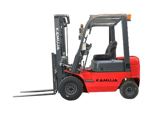 Forklift a motore diesel versatile da 1500 kg per varie applicazioni di sollevamento